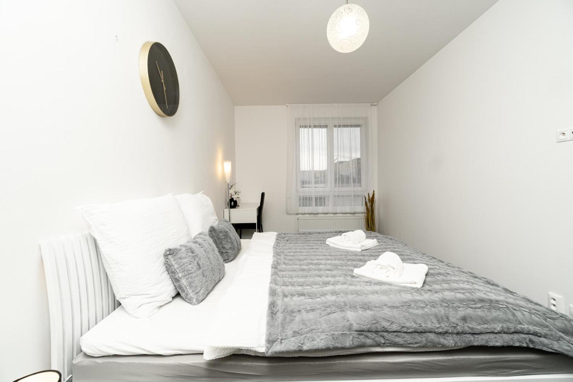 Bnb New Beautiful Apartment In The Center Of Ostrava With Option Garage Parking Zewnętrze zdjęcie