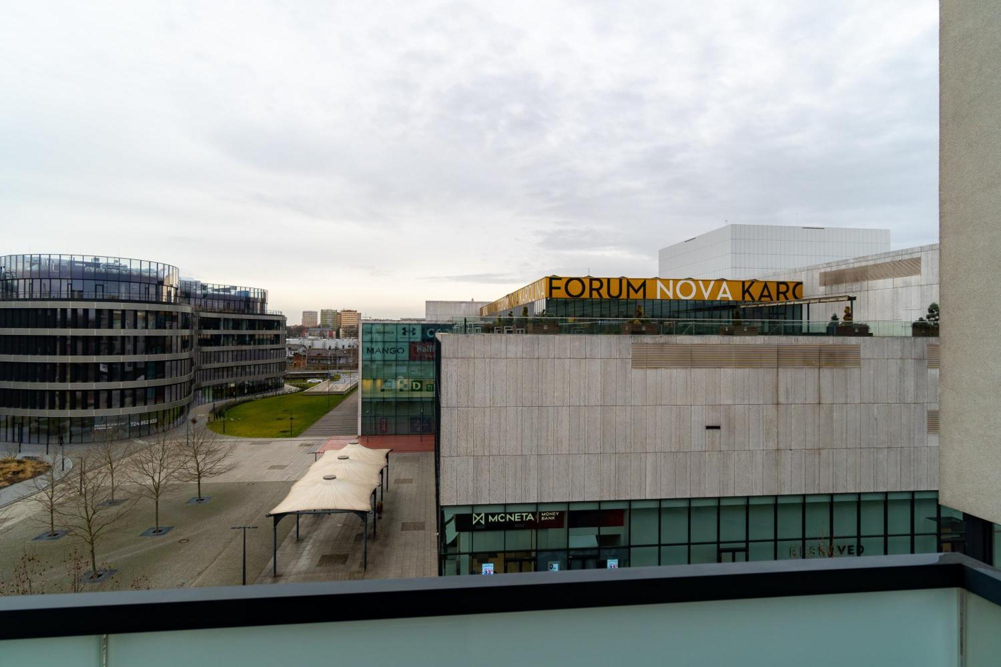 Bnb New Beautiful Apartment In The Center Of Ostrava With Option Garage Parking Zewnętrze zdjęcie