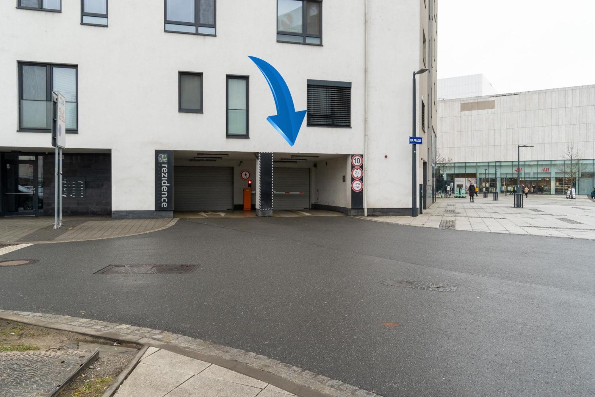 Bnb New Beautiful Apartment In The Center Of Ostrava With Option Garage Parking Zewnętrze zdjęcie