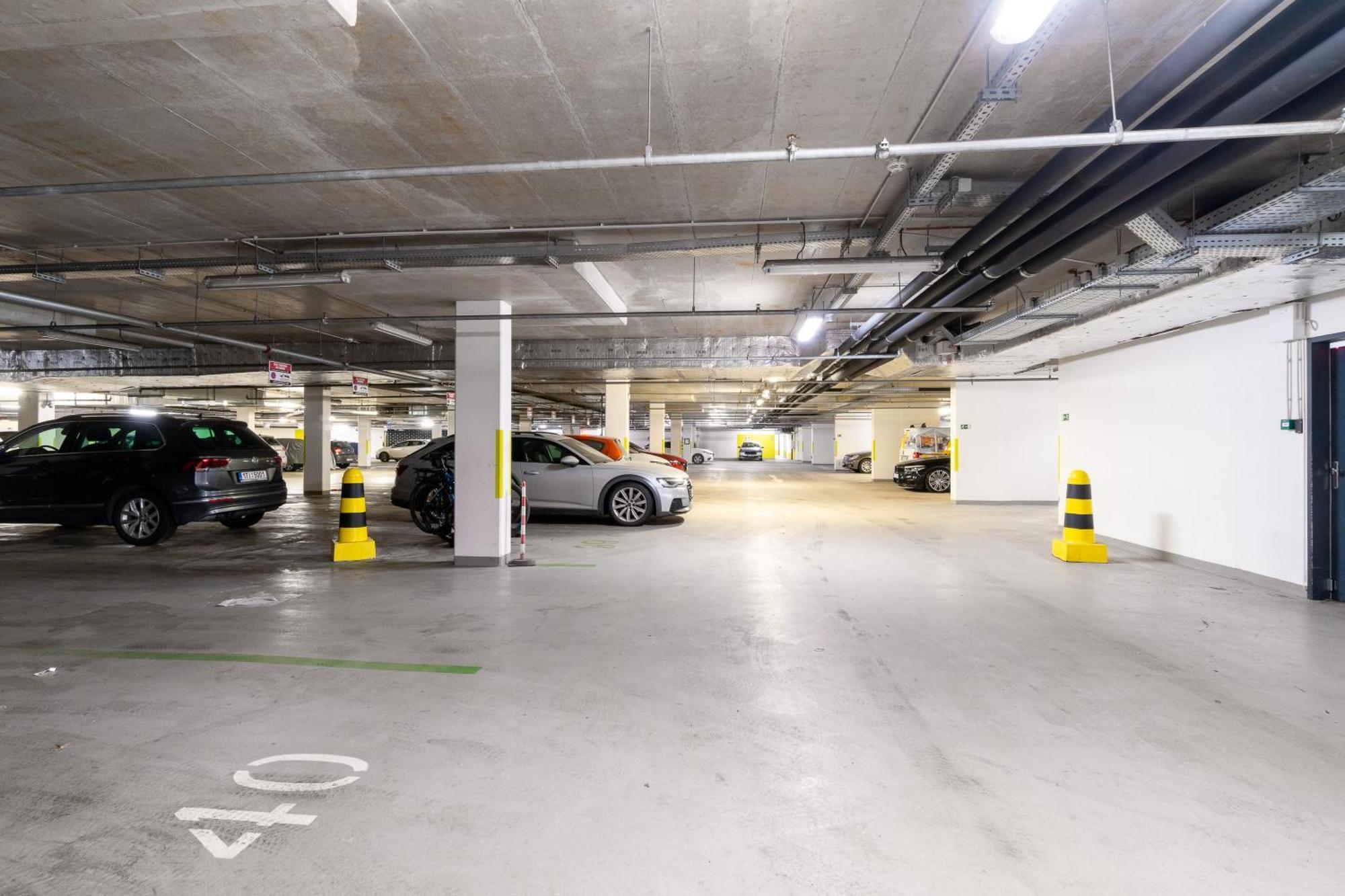 Bnb New Beautiful Apartment In The Center Of Ostrava With Option Garage Parking Zewnętrze zdjęcie