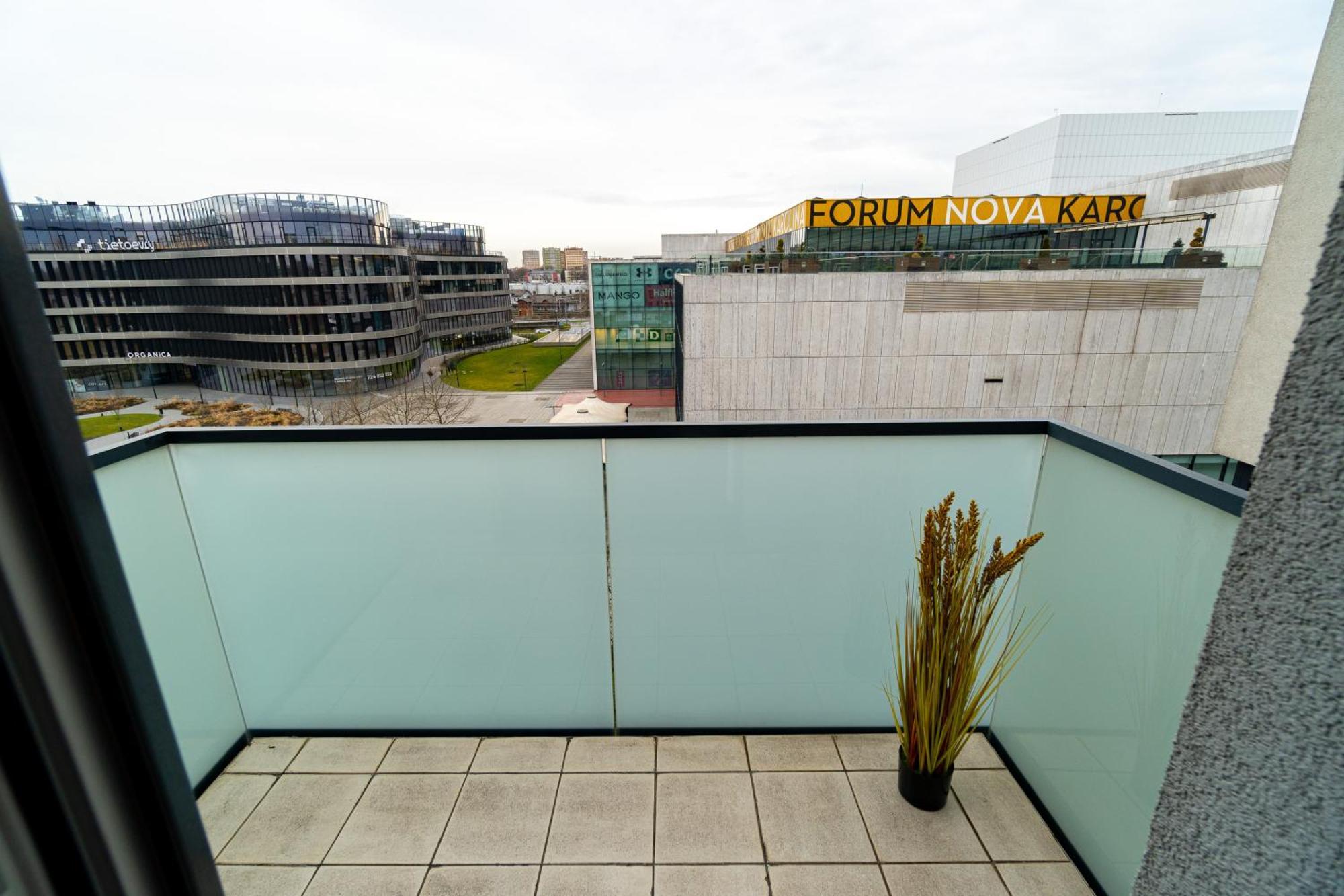Bnb New Beautiful Apartment In The Center Of Ostrava With Option Garage Parking Zewnętrze zdjęcie