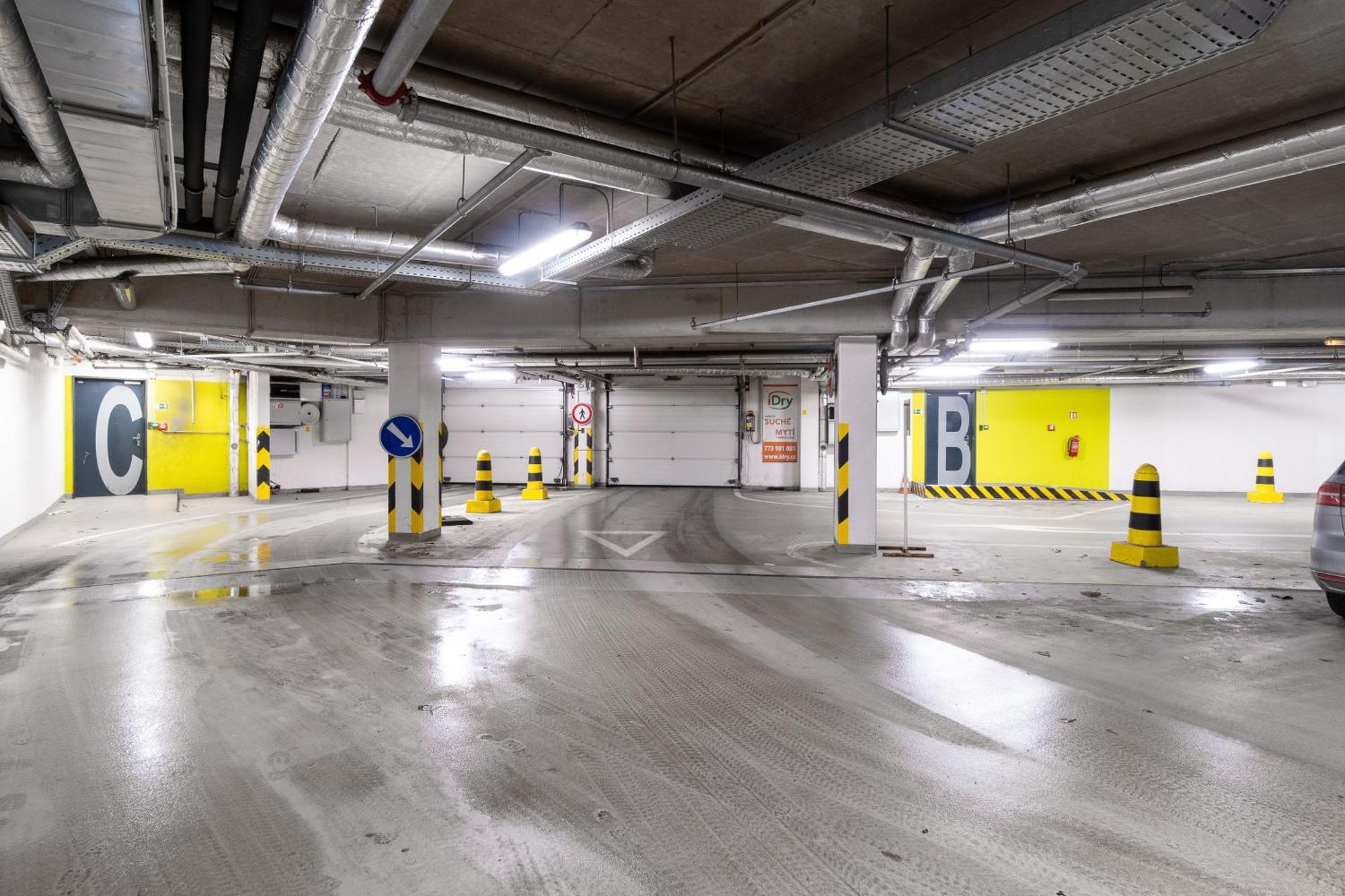 Bnb New Beautiful Apartment In The Center Of Ostrava With Option Garage Parking Zewnętrze zdjęcie