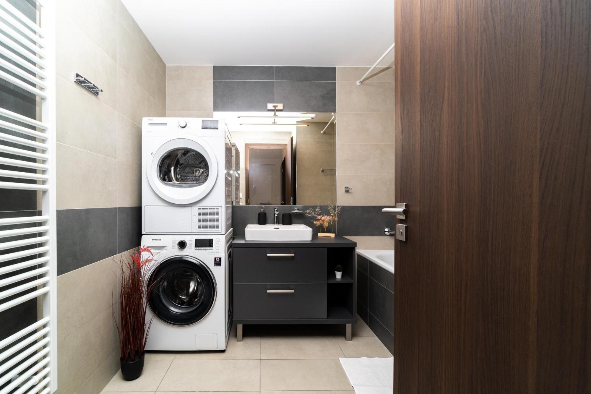 Bnb New Beautiful Apartment In The Center Of Ostrava With Option Garage Parking Zewnętrze zdjęcie